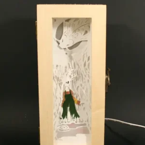 veilleuse onirique, petit être de la nature sous lune et poisson géant