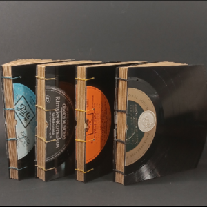carnet fait main, upcycling , couverture en disque vynyle