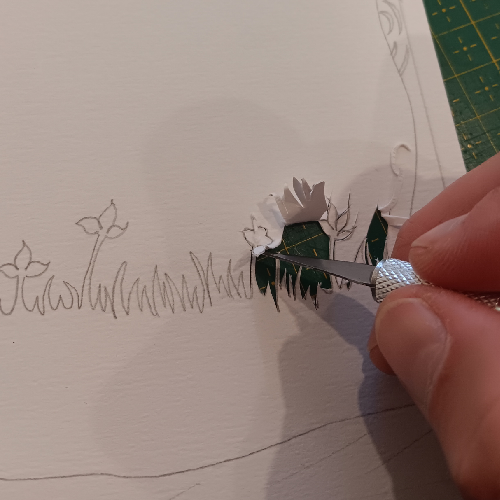 découpe de papier pour lampe d’intérieure.