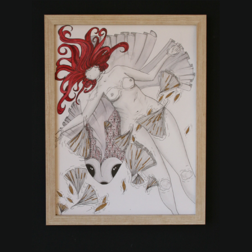 tableau, femme flottant à la surface de l'eau. carpe geante passant en dessous. version noir et blanc, touche de rouge et feuille d'or. techniques mixtes. tableau en écho une version couleur.